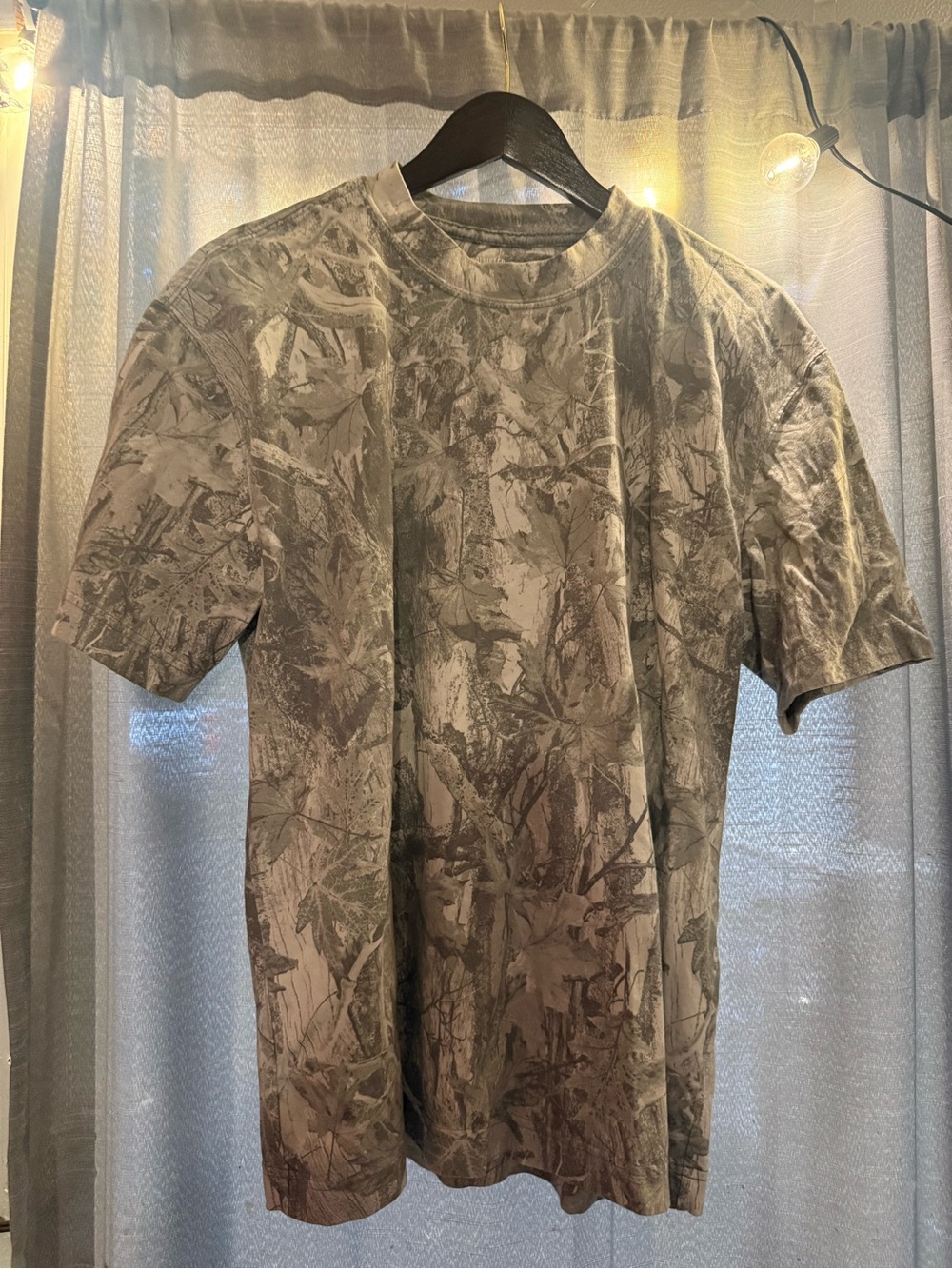 Hollister Men's Camouflage Short Sleeve Tee - Olive